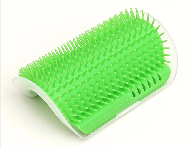 Close-up of the corner cat scratcher's arched bristles in green